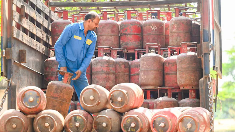 Amid LPG shortage, Bengaluru PGs Told To Ban Dosa, Chapathi, Poori